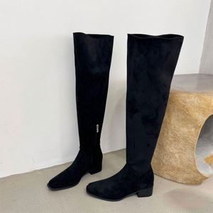 รองเท้าบูทแฟชั่นดีไซน์หรู นำเข้าหนังลูกวัว หัวเข็มขัดแบบ Horse Bit ส้นเหลี่ยม รองเท้าบูทแบบแบนสำหรับฤดูใบไม้ร่วงและฤดูหนาว - Product Image 1