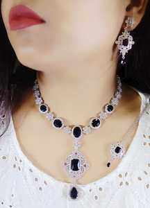 Ensemble de pendentifs en diamant américain faits à la main de qualité supérieure en pierre CZ plaquée or pour les mariages - Product Image 2