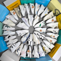 Vente en gros de chaussures de sport pour femmes, différents styles, mailles mixtes respirantes, semelles épaisses, amortissantes