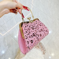Nouveau Sac de Soirée Chic et Élégant Pierist, Orné de Diamants, Sac à Bandoulière Unique, Portable, Forme Trapèze, Idéal pour Robe Cheongsam