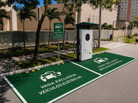 Yixindian Customize Electric Car Solar EV Charging Stations 60kW 80kW 120kW 160kW Truck Fleet 4G+WiFi Outdoor With APP OCPP