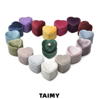 Boîte à bagues en velours en forme de cœur avec logo personnalisé, emballage de luxe portable pour bijoux, idéale pour les mariages et les anniversaires, étui cadeau pour bagues.