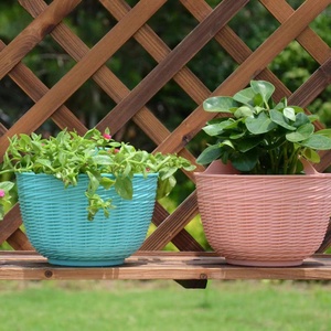 Rotin demi-rond tenture murale en plastique résine <span class=keywords><strong>balcon</strong></span> usine <span class=keywords><strong>pas</strong></span> <span class=keywords><strong>cher</strong></span> pots et jardinières <span class=keywords><strong>pot</strong></span> suspendu panier suspendu en plastique - Product Image 4
