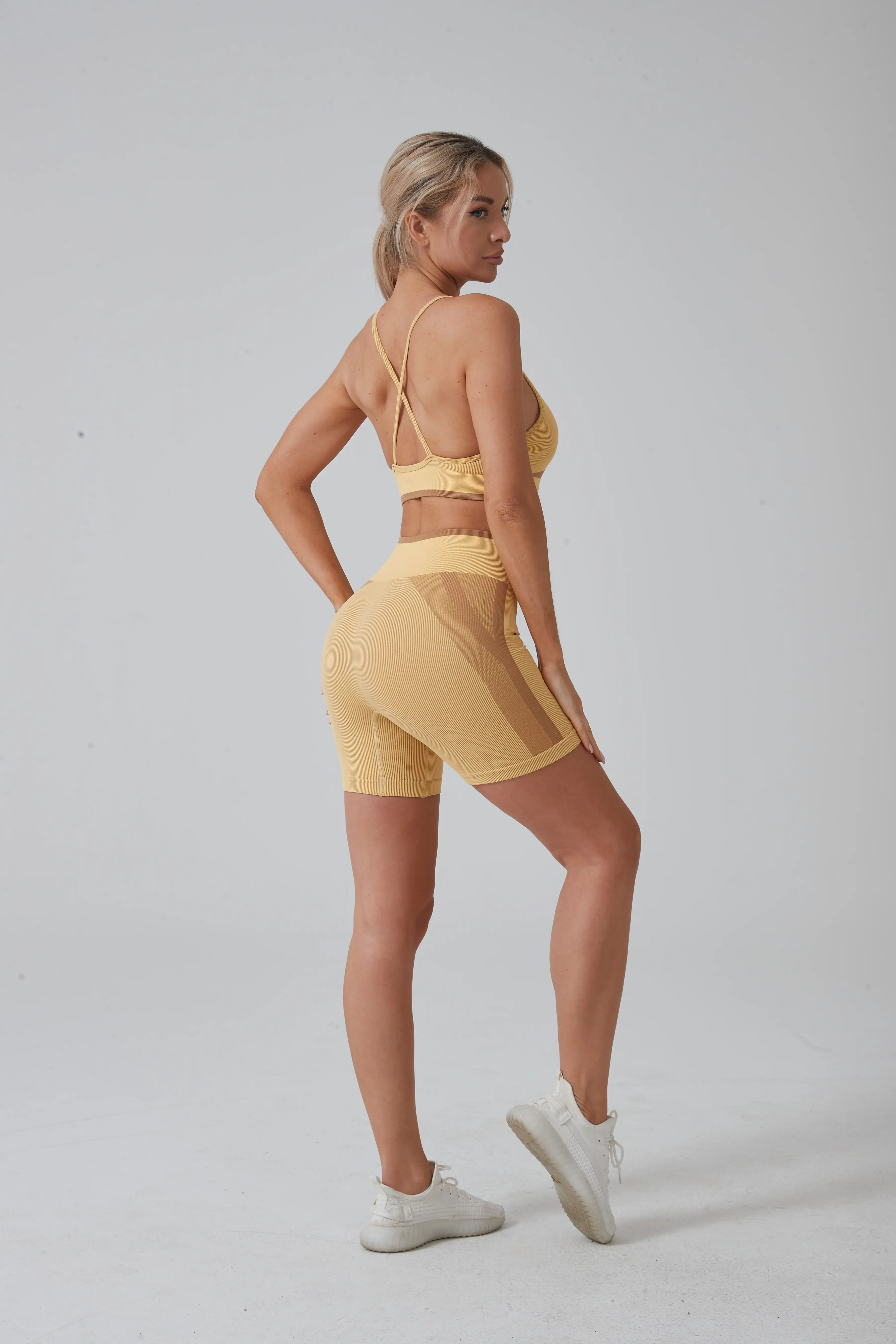 Costume de yoga sans couture pour femmes avec fermeture à glissière à manches longues haut de sport Gym Fitness jambe survêtement pour une utilisation en salle de sport