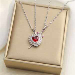 Un Set rosso <span class=keywords><strong>cuore</strong></span> e spada collana coppia catena clavicola collana spada accessori moda per le donne regalo di natale - Product Image 4