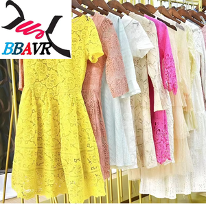 ชุดเดรสไหมพรมยาวมือสอง  เสื้อผ้ามือสองสำหรับผู้หญิง - Product Image 3