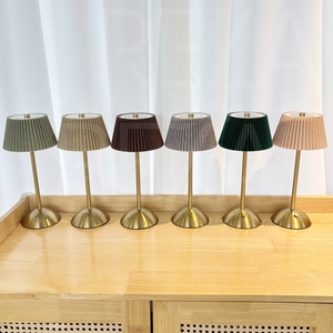 <span class=keywords><strong>Lampe</strong></span> de table <span class=keywords><strong>LED</strong></span> sans fil <span class=keywords><strong>rechargeable</strong></span> en tissu à commande tactile et intensité variable pour mariages, hôtels, restaurants, banquets - Vente en gros usine - Product Image 5