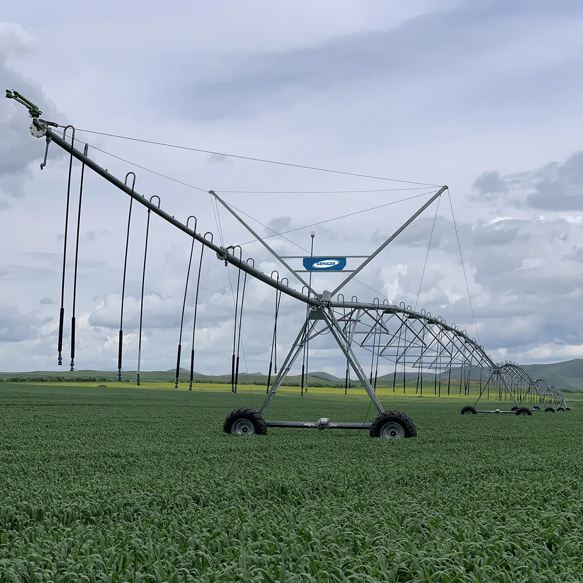 1-100 Hectare Agricultural Central Pivot Irrigation System Solar or Movable Lateral Axial Spraying Irrigator