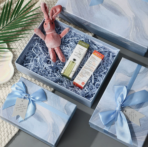 Boîte cadeau bleu aquarelle avec nœud papillon, boîte cadeau d'accompagnement d'anniversaire, boîte d'emballage cosmétique avec couvercle toutes saisons, fabricant de boîtes cadeaux - Product Image 4