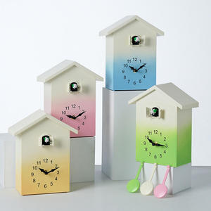 REIDA Reloj de Pared de Plástico Estilo Nórdico Fresco con Degradado Verde en Forma de Casa, con Cuco y Pequeño Pájaro que Canta a la Hora - Product Image 4
