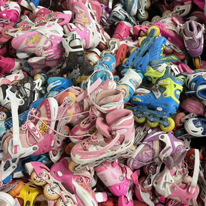 S18.1 Zapatos <span class=keywords><strong>de</strong></span> patinaje usados al por mayor <span class=keywords><strong>Patines</strong></span> <span class=keywords><strong>de</strong></span> ruedas <span class=keywords><strong>de</strong></span> <span class=keywords><strong>segunda</strong></span> <span class=keywords><strong>mano</strong></span> para niños Stock Zapatos usados <span class=keywords><strong>de</strong></span> alta calidad en pacas - Product Image 3