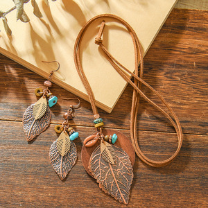 Parure Bohème Feuille en Alliage Plaqué Bronze Antique Collier et Boucles d'Oreilles pour Femme – Idéale pour Soirées et Tendances - Product Image 1