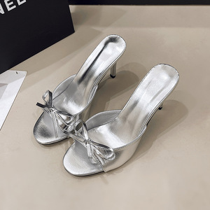2025 nuovo stile Designer <span class=keywords><strong>argento</strong></span> <span class=keywords><strong>sandali</strong></span> a punta eleganti Sexy tacchi alti Slip-On all'ingrosso moda europa America confortevole - Product Image 1