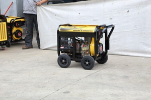 ポータブル8kw 7.5kw単相ディーゼル発電機、10インチゴム製4輪、50/60Hz、JDP1100FE、農村農業用ATS付き - Product Image 4