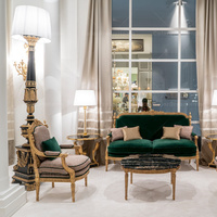 Fauteuil de luxe en bois massif doré sculpté à la main, style néoclassique Louis XVI français, pour la décoration de villa et de maison