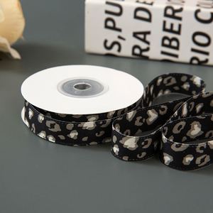 Ruban en satin double face imprimé léopard et guépard pailleté de 1,5 cm, écologique, pour la confection de nœuds faits main, accessoires pour cheveux, vêtements et cadeaux - Product Image 6