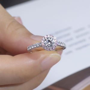 แหวนเพชรทรงกลมทองคำขาว 18K รุ่น MSR-1404 จาก Messi Jewelry สำหรับผู้หญิง - Product Image 4