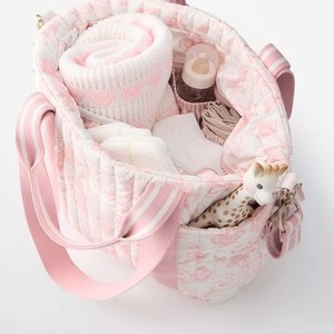 Bolsa de Pañales para Mamá y Bebé, de Gran Capacidad, con Cierre de Cremallera, Elegante Diseño Floral Acolchado, de Tela de Algodón, con Correas para el Hombro - Product Image 1