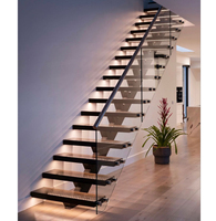 Designs d'escaliers pour maison duplex : Escalier droit avec marches en bois, escalier droit intérieur populaire à poutre centrale unique