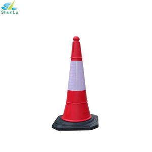 Cônes de signalisation routière prismatiques réfléchissants HDPE rouges durables de 30 pouces pour autoroutes urbaines - Product Image 1