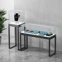 Vitrine en verre transparent personnalisable de luxe en alliage d'aluminium d'acier inoxydable pour bijoux montres bagues antiques