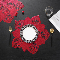 Womei JH8126 Sets de table classiques en PVC écologique, design rond avec fleurs et motifs métalliques, pour la décoration de table de Noël, de mariage ou de dîner