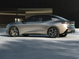 2024 LYNK&amp;CO 07 EM-P PHEV Electric Used Car High-Speed New Energy Vehicle Low Cost Manufacturer Sale - Product Image 2