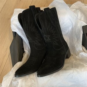 Nuovi Stivali Western Ricamati a Metà Polpaccio per Donna 2025, Tacco Basso, Taglio a V, Stile Vintage Cowboy alla Moda - Product Image 3