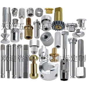 Pièces usinées, usinage au tour, tournage de métaux, composants moletés, filetage M8, acier inoxydable, aluminium, laiton, tolérances personnalisées - Product Image 1