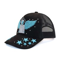 Gorra trucker de malla con frente de gamuza, decoración con bordado 3D, estilo streetwear, hip hop, gorra de béisbol para mujeres y hombres, compatible con OEM y ODM.