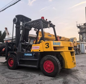 <b>Used</b> Diesel TCM Forklift (7 Ton 1520mm Fork Length) with High Master and Clamp for Retail in Shanghai - Product Image 3