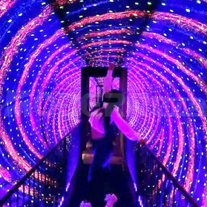 Labirinto a Specchio <span class=keywords><strong>Tunnel</strong></span> del Tempo Moderno con Luci LED Attrezzatura per Parco Giochi al Coperto Certificata CE Capacità 500kg per Centri Commerciali - Product Image 4