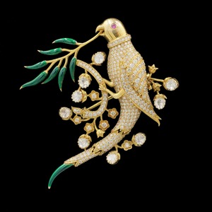 Broche de luxe en or avec motif d'oiseau, zircone cubique et feuilles en émail vert |   Broche vintage en forme d'animal pour femme - Product Image 3