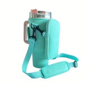 Oferta Especial: Funda de Neopreno para Vaso Térmico de 40oz con Bolsillo con Cremallera para Teléfono, Llaves o Tarjetas, Estilo Femenino - Product Image 3