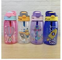 Botella de agua de plástico para niños, botella portátil duradera ecológica de 480ml para deportes al aire libre