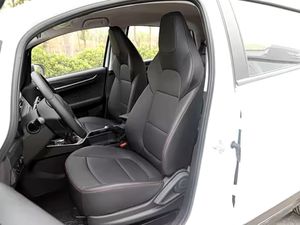 Meilleures ventes mondiales : SUV Lifan X3 Pro 2024, voitures neuves, sièges en cuir, éclairage LED, toit ouvrant, transmission manuelle arrière, en stock - Product Image 5