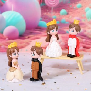 Figurines de prince et de princesse en PVC, paire blanche et café, style européen romantique, décorations de mariage miniatures - Product Image 1