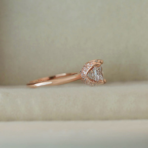 Anello Classico a Quattro Punte per Donne, Elegante Design Solitario, Accessorio Gioiello per Feste e Uso Quotidiano - Product Image 4