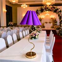 Lampe de table chic à piles, or violet, avec pieds courbés, pour centres de table de mariage