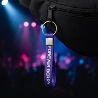 Porte-clés en silicone souple, porte-clés en caoutchouc, porte-clés bracelet personnalisables avec logo, vente en gros, pour cadeaux de programme de lecture de bibliothèque