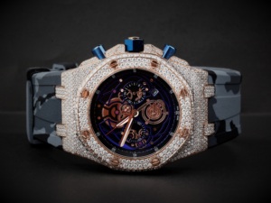 Montre de sport à quartz de luxe de 40mm avec cadran en saphir VVS Clarity Moissanite Diamonds Boîtier en acier inoxydable résistant à l'eau inspiré - Product Image 3