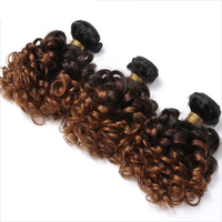Harga Pabrik Uniky Bundel Rambut Manusia 1B/4/30 Bundel Rambut Berwarna dengan Penutup Rambut Keriting Bergoyang untuk Semua Wanita