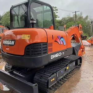 รถขุดขนาดเล็ก Doosan DH60-7 มือสองจากเกาหลีแท้ น้ำหนัก 6 ตัน รถขุดไฮดรอลิกขนาดเล็ก ชั่วโมงการทำงานต่ำ เหมาะสำหรับงานเทศบาล - Product Image 1