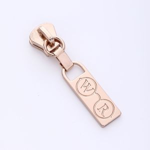 Tùy chỉnh số 3 số 5 có thể tháo rời dây kéo đầu <span class=keywords><strong>Tab</strong></span> phụ kiện đơn giản kim loại kéo <span class=keywords><strong>Tab</strong></span> cho hành lý quần áo hợp kim kẽm màu thương hiệu - Product Image 4