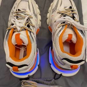 Productos de Tendencia 2026, Zapatos Casuales de Diseño de Lujo con Luz LED 3.0 de Alta Calidad - Zapatos Deportivos Transpirables para Correr (Unisex) - Product Image 1