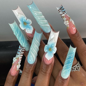 Faux ongles 3D bleus style ligne, motifs floraux mignons, de luxe, réutilisables et détachables pour manucure de fête, vente en gros - Product Image 1
