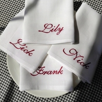 Serviettes de table en lin brodées sur mesure, faites à la main, durables, lavables en machine, multicolores, pour fêtes, occasions spéciales, luxueuses, naturelles, rustiques