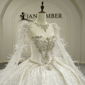 Jancember GT26012 Vestido de Novia de Satén con Cristales y Pedrería, Cola Larga, con Capa de Plumas - Product Image 5