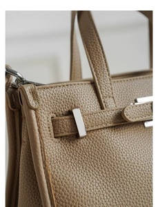 Bolso de Hombro de Cuero Togo Genuino para Mujer, Estilo Clásico Estructurado con Logotipo Personalizado - Product Image 6