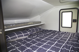 Nouvelle caravane de camping moderne X5 Mini en aluminium, légère, en forme de <span class=keywords><strong>goutte</strong></span> d'<span class=keywords><strong>eau</strong></span>, avec cuisine coulissante et double <span class=keywords><strong>suspension</strong></span> antichoc – Édition 2026 en promotion - Product Image 5